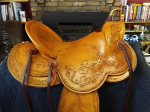 3B Visalia-style old-timer saddle with polished wood horn